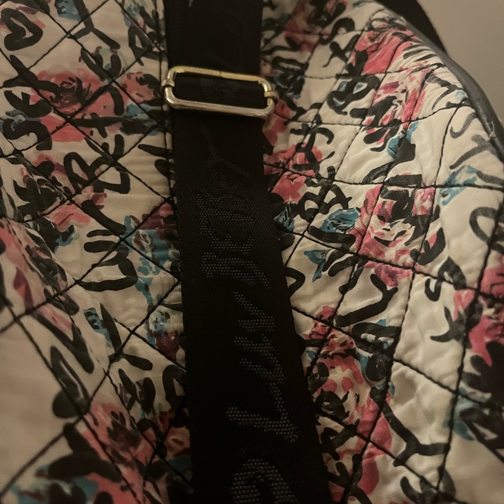 Betsey Johnson Black and‎ Pink Floral Travel Bag - Picture 8 of 11